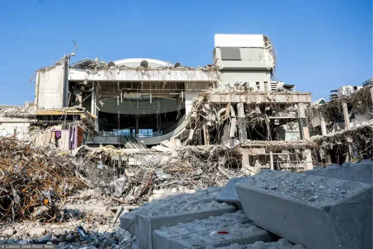 Демонтаж Галерии Мальта в Познани